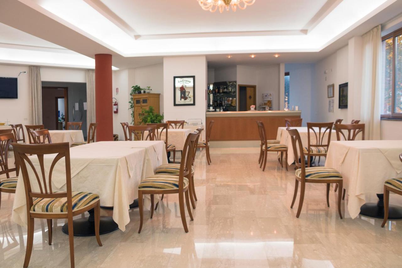 Ruggiero Park Hotel Vallo della Lucania Ngoại thất bức ảnh